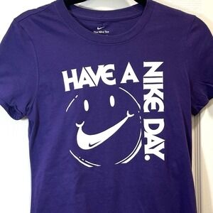 Nike Women's XS NWT Have a Nike Day Smiley Face Purple T-Shirt New 100% Cotton